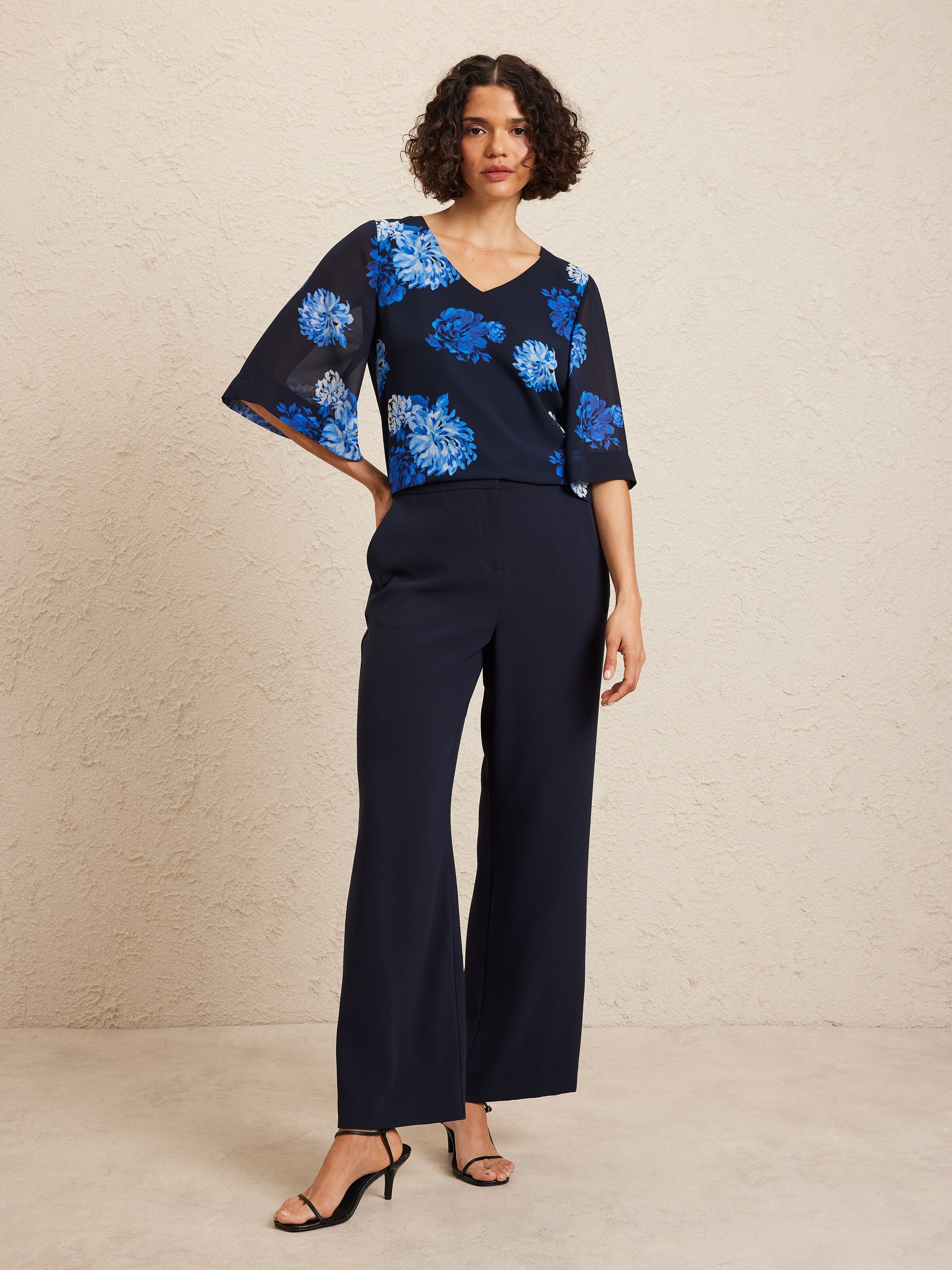 Sera V Neck Top