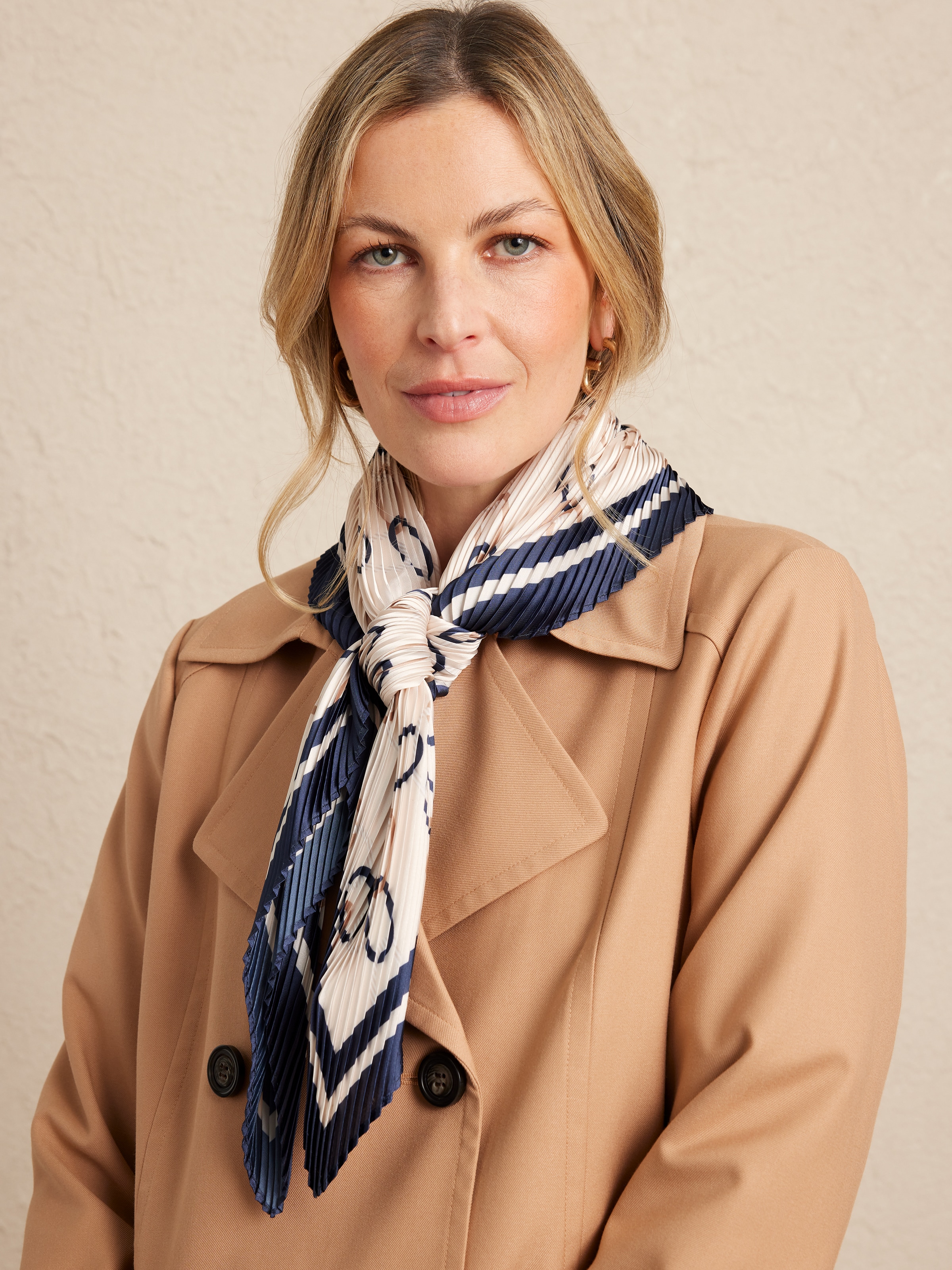 Pia Pleated Scarf