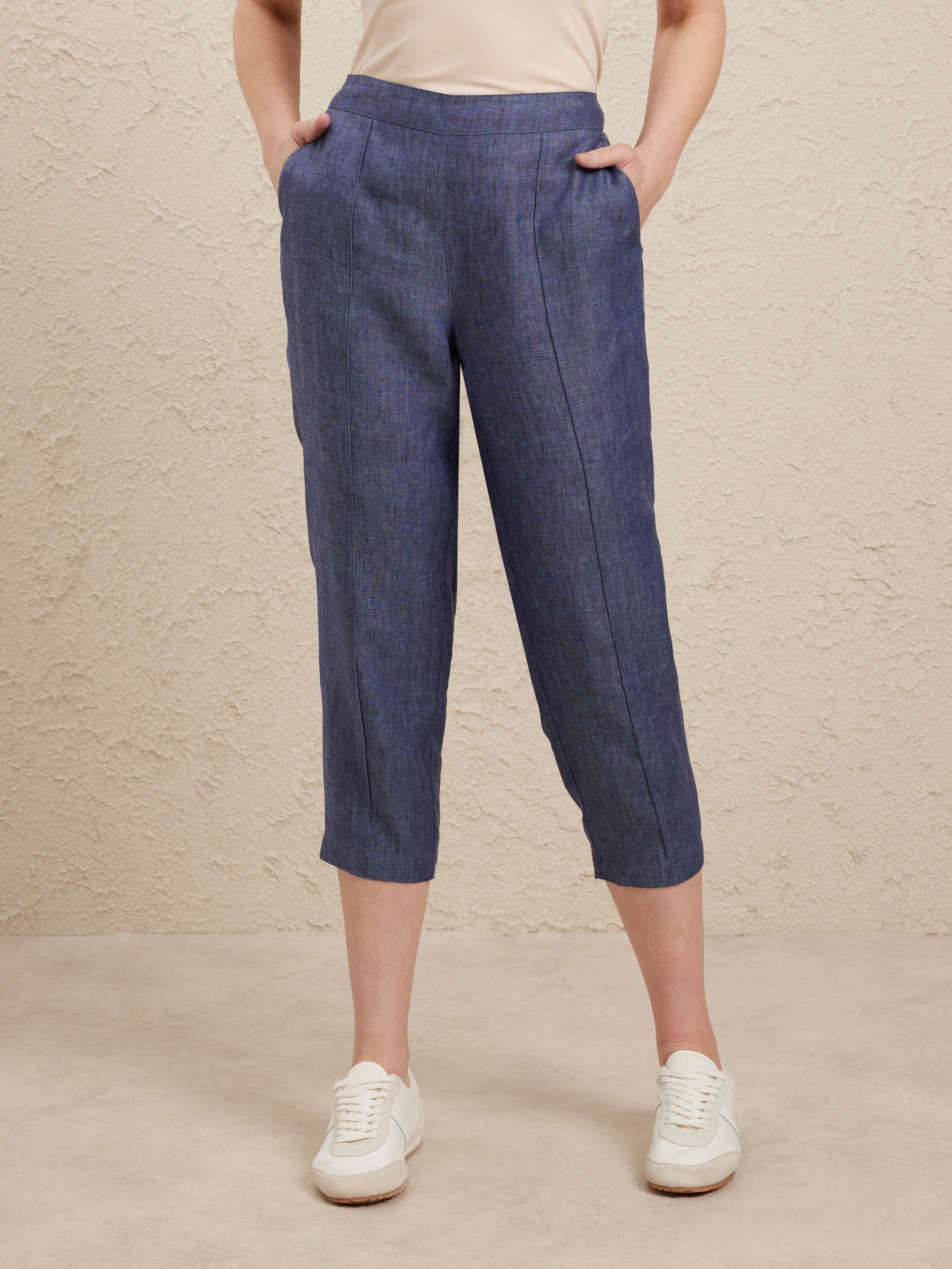 Linen Pull On Cropped Pant                                                                                                      