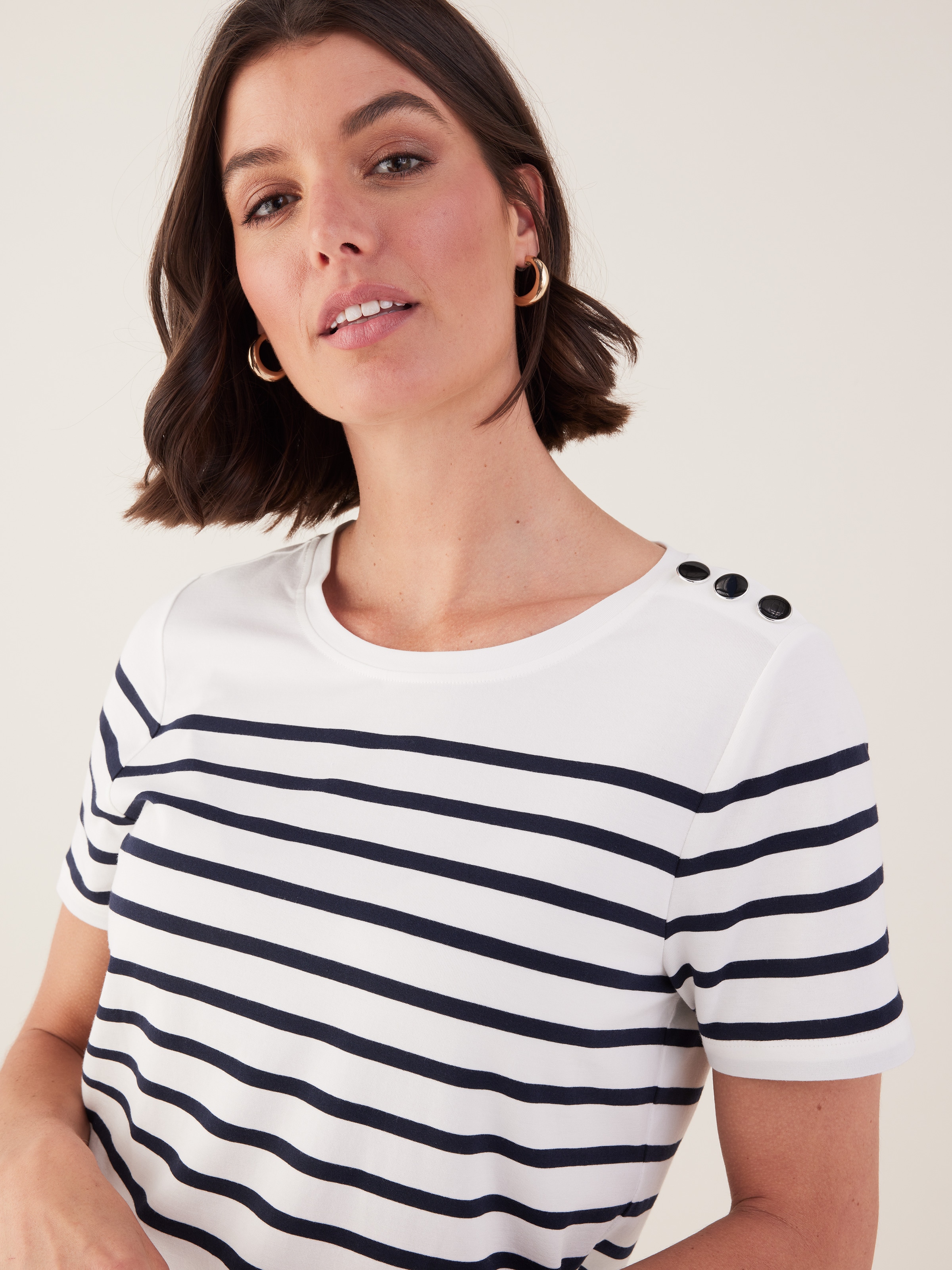 Alba Tee                                                                                                                        