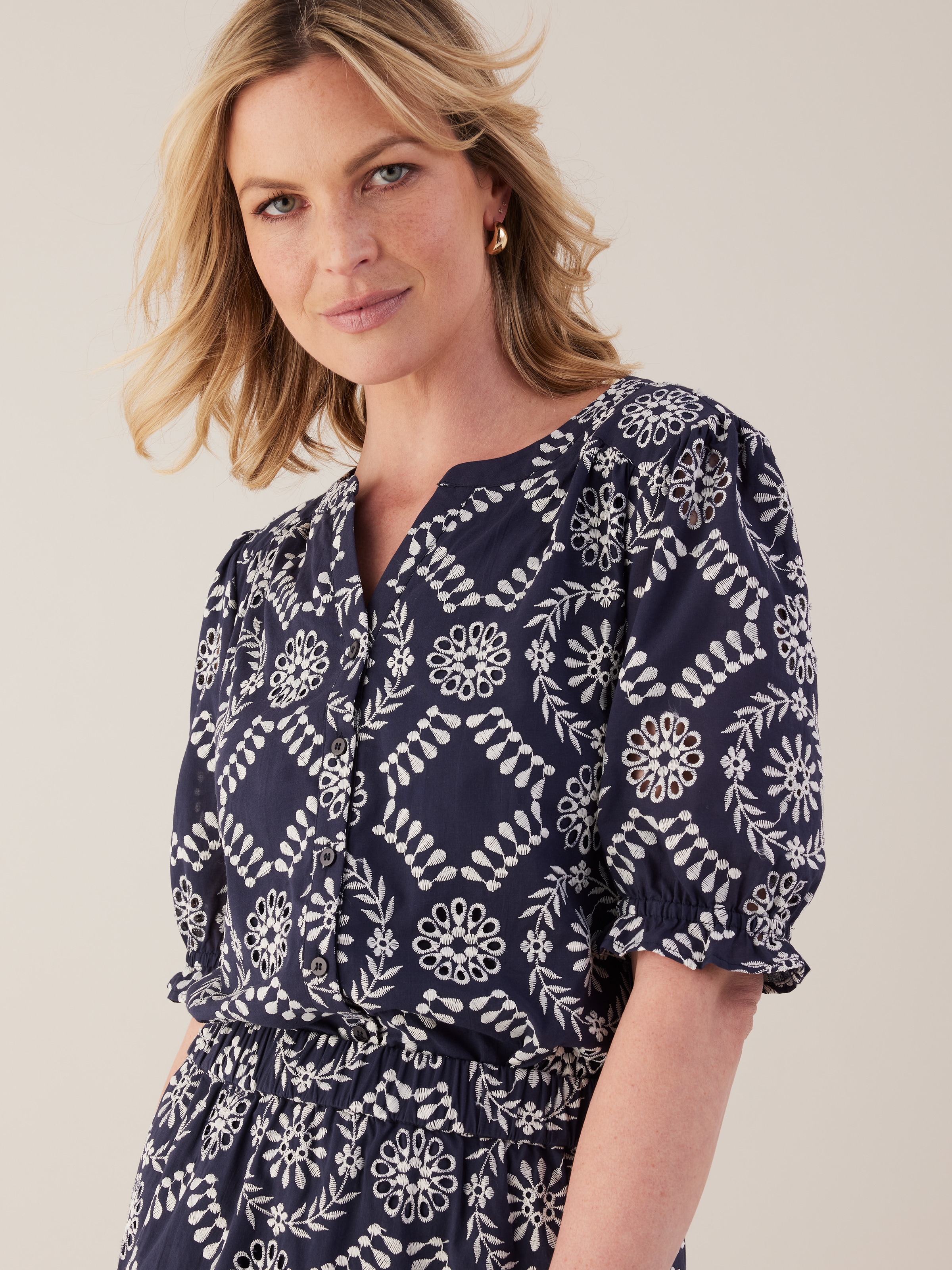 Gwen Blouse                                                                                                                     