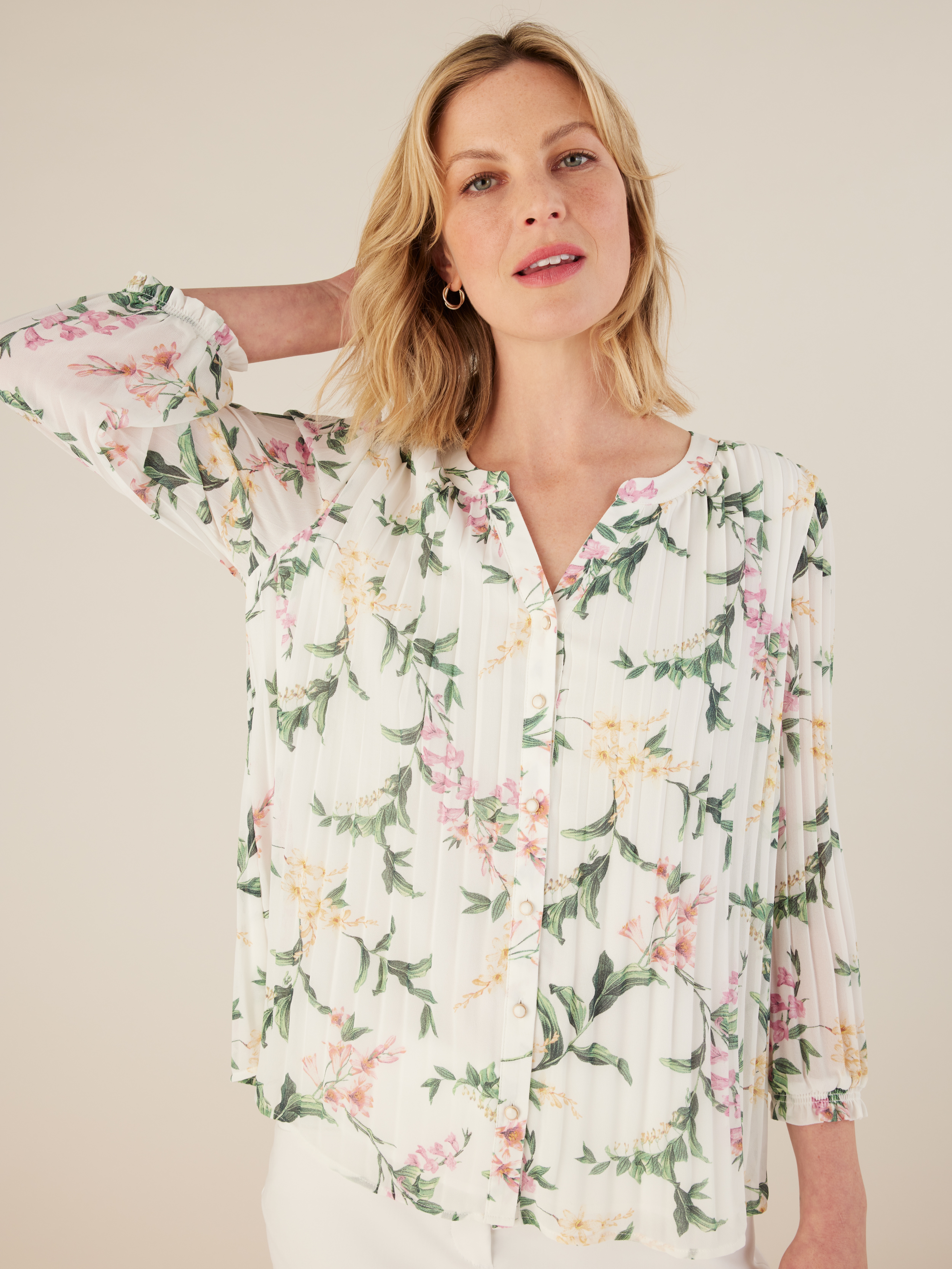 Della Pleat Blouse                                                                                                              