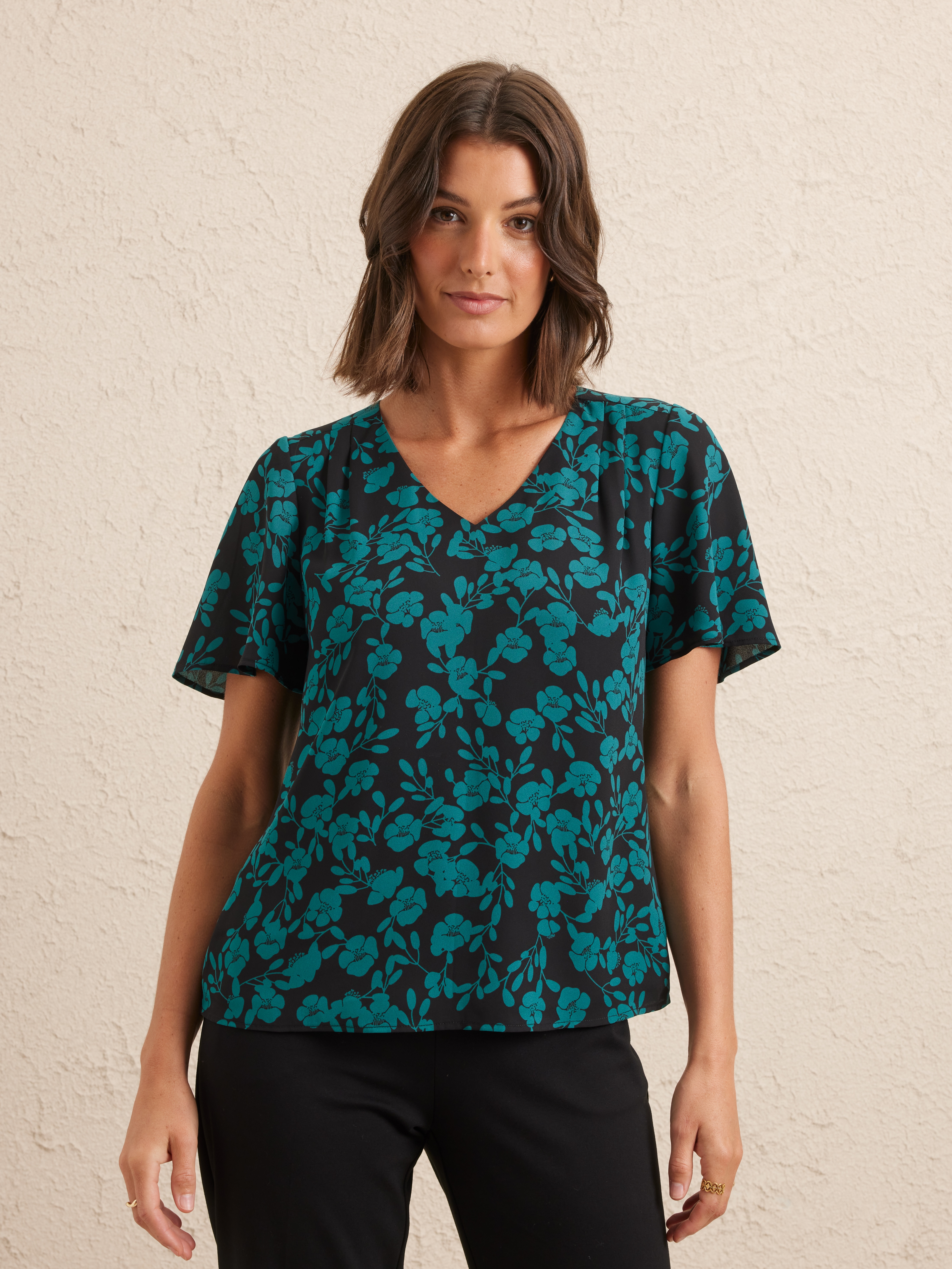 Elly Blouse                                                                                                                     