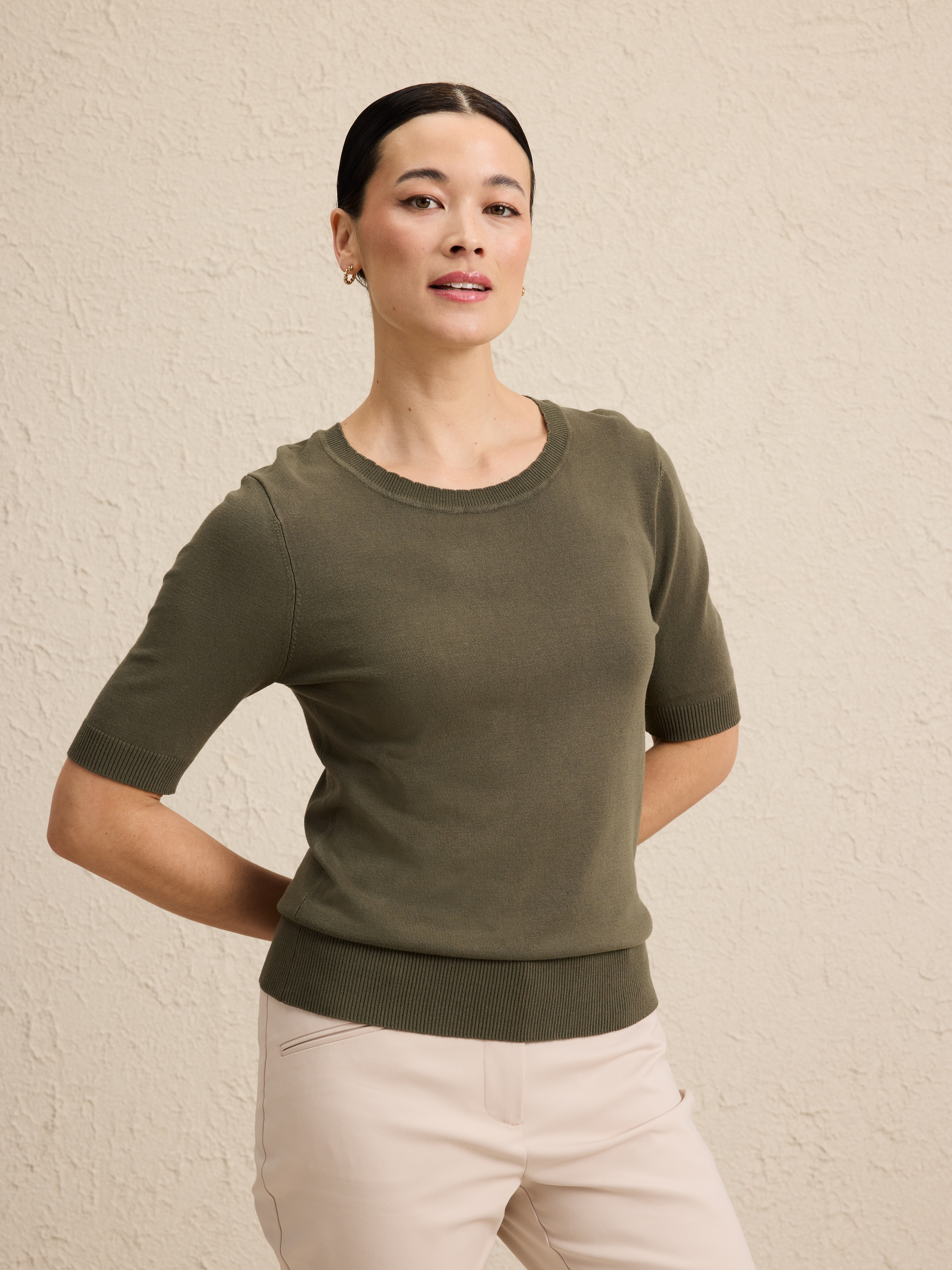 Scallop Trim Knit                                                                                                               