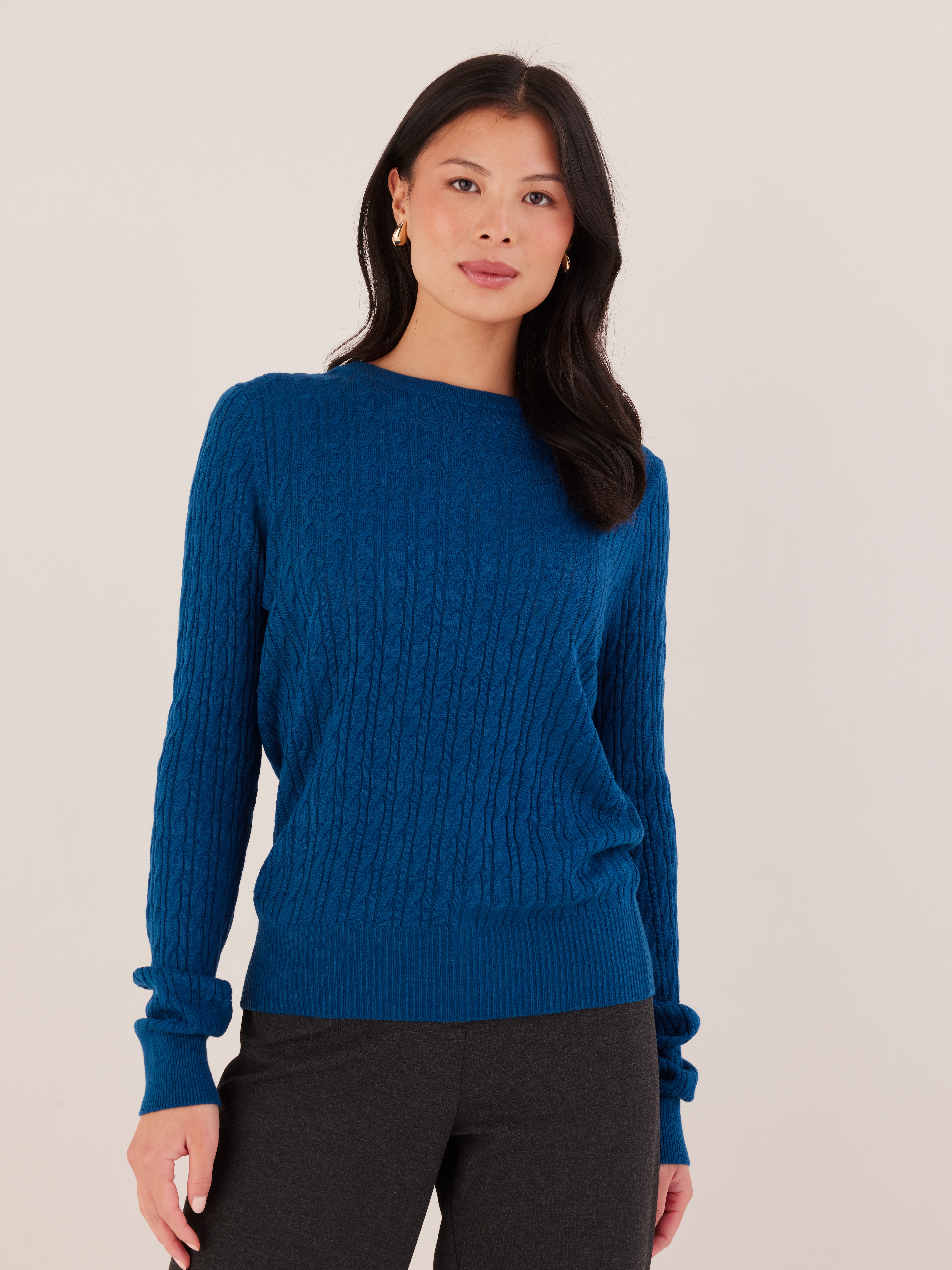 Round Neck Cable Knit                                                                                                           